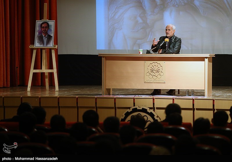 سخنرانی استاد حسن عباسی با موضوع جوانان غربی، دانشجویان شرقی و یک درد مشترک